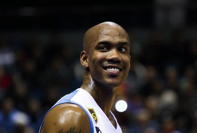 小雨和马布里吃瓜